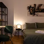 Ultracentral Hong Kong 3 Bdrm Lejlighed *