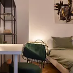 Ultracentral Hong Kong 3 Bdrm *