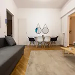 Ultracentral Hong Kong 3 Bdrm *