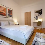 Ultracentral Hong Kong 3 Bdrm * Bukarest