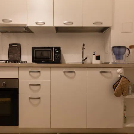 Ultracentral Hong Kong 3 Bdrm *