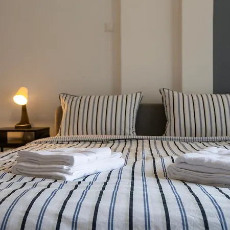 Ultracentral Hong Kong 3 Bdrm *