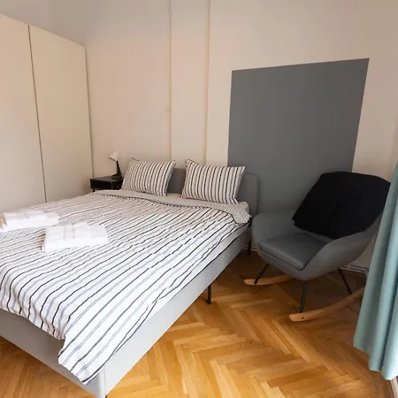 Ultracentral Hong Kong 3 Bdrm