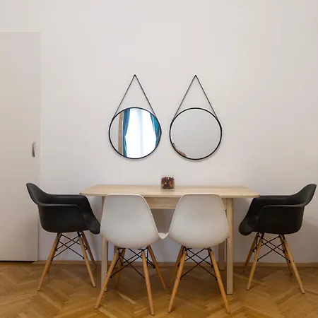 Ultracentral Hong Kong 3 Bdrm Lägenhet Bukarest