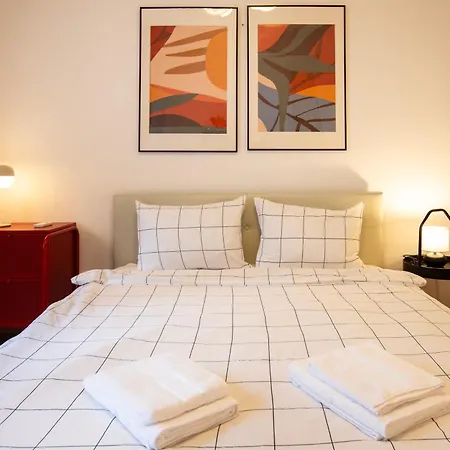 Appartamento Ultracentral Hong Kong 3 Bdrm *