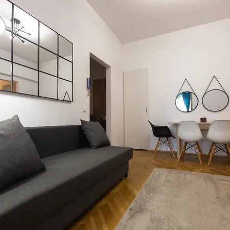 Apartment Ultracentral Hong Kong 3 Bdrm Bucharest