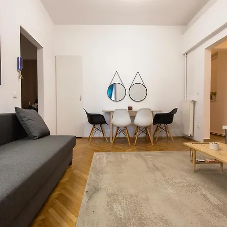 Ultracentral Hong Kong 3 Bdrm *