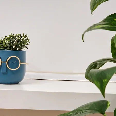 Ultracentral Hong Kong 3 Bdrm *