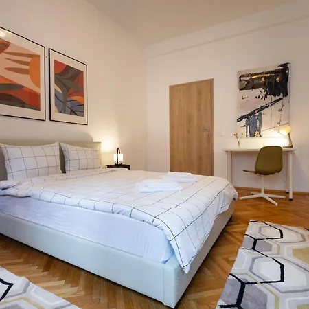 Ultracentral Hong Kong 3 Bdrm * Bukarest