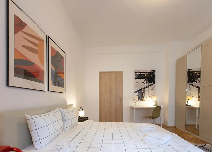 Ultracentral Hong Kong 3 Bdrm Apartament *