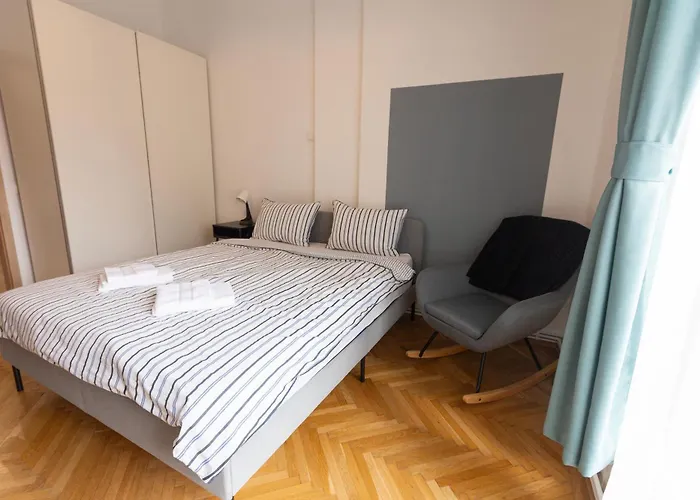 Ultracentral Hong Kong 3 Bdrm