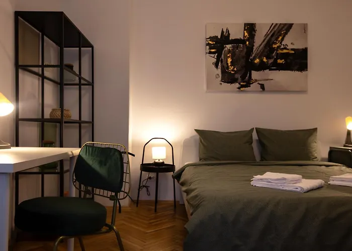 Ultracentral Hong Kong 3 Bdrm アパート *