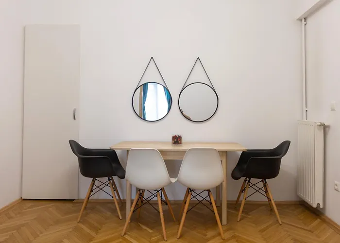 Ultracentral Hong Kong 3 Bdrm アパート ブカレスト