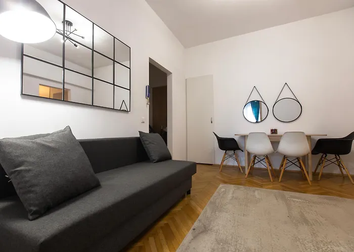 アパート Ultracentral Hong Kong 3 Bdrm ブカレスト