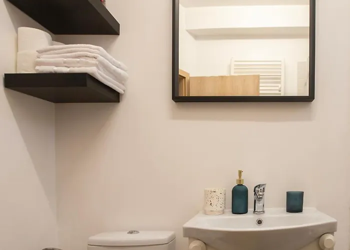 Ultracentral Hong Kong 3 Bdrm Lägenhet *