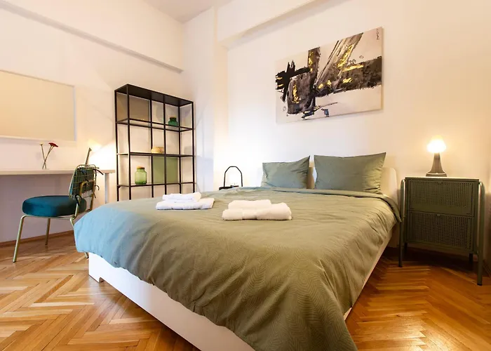 Ultracentral Hong Kong 3 Bdrm