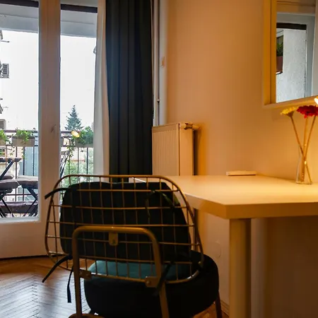 Ultracentral Hong Kong 3 Bdrm * 布加勒斯特